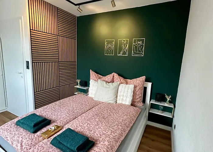 Stilvoll-Modern-Neu